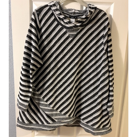 Lark Lane Woman Tops - Lark Lane 3x hooded top